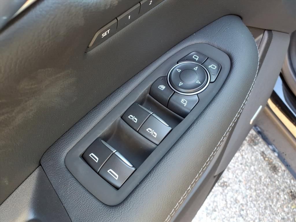 Thumbnail: 2025 Cadillac XT5 - 13