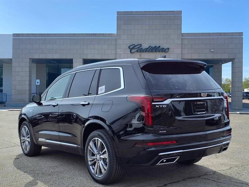 Thumbnail: 2025 Cadillac XT6 - 6