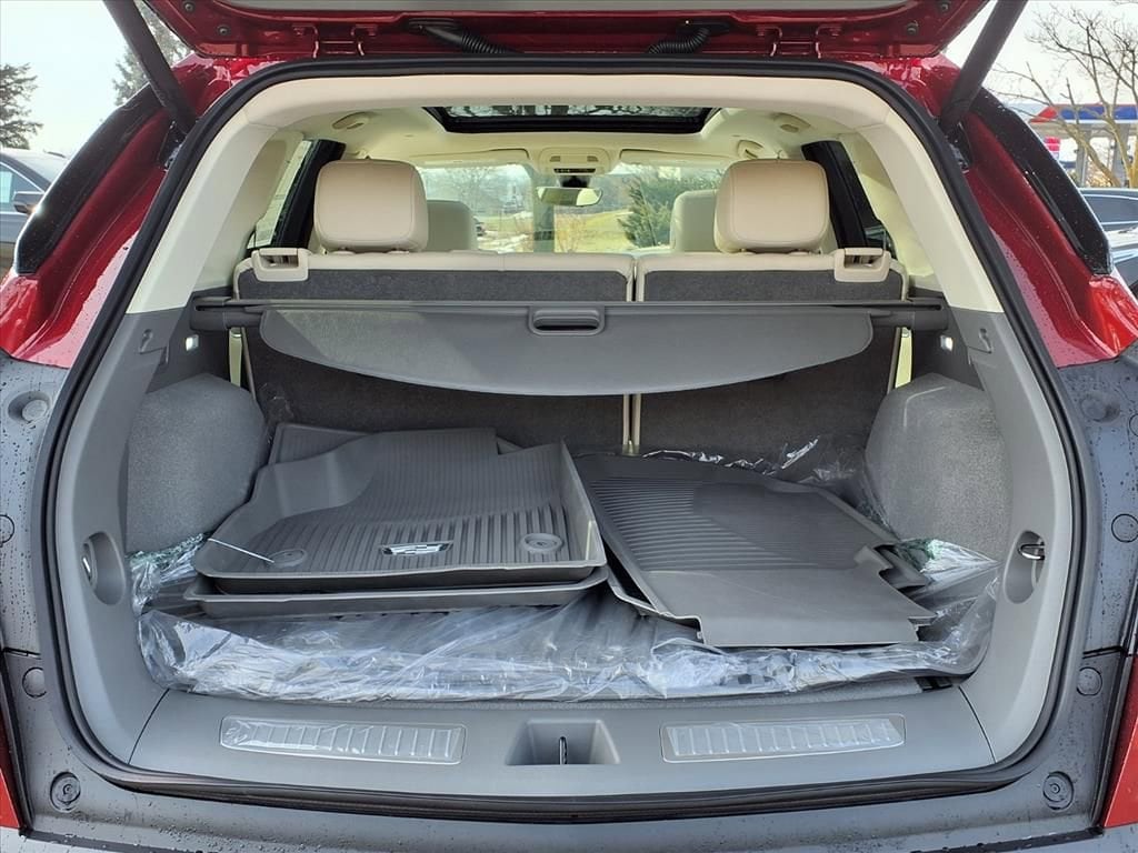 Thumbnail: 2026 Cadillac XT5 - 8