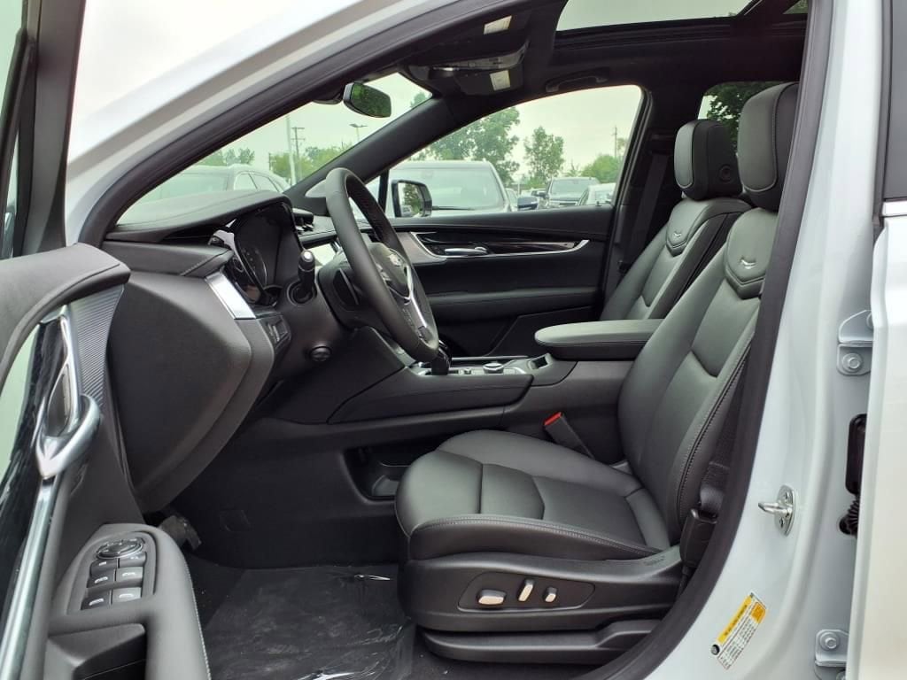 Thumbnail: 2025 Cadillac XT5 - 14