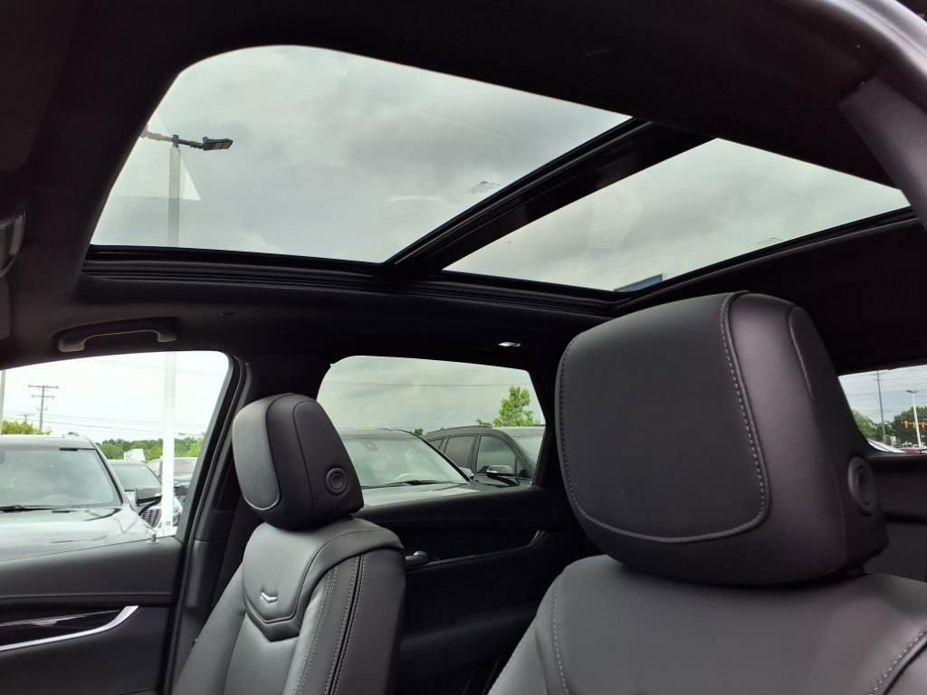 Thumbnail: 2025 Cadillac XT5 - 14