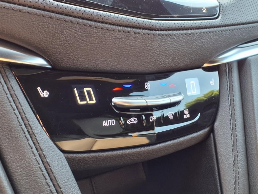 Thumbnail: 2025 Cadillac XT5 - 22