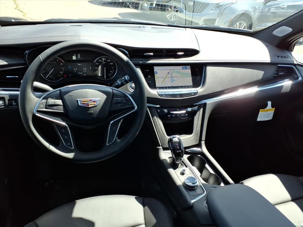 Thumbnail: 2025 Cadillac XT5 - 9