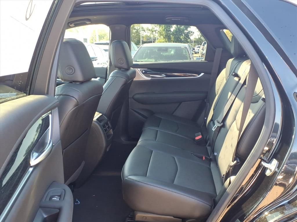 Thumbnail: 2025 Cadillac XT5 - 9