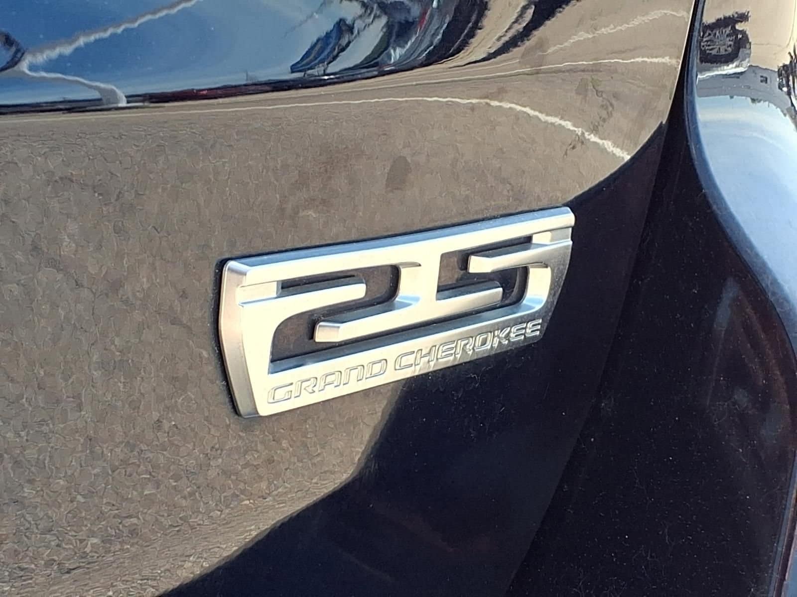 Thumbnail: 2018 Jeep Grand Cherokee - 9