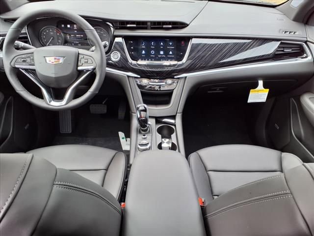 Thumbnail: 2025 Cadillac XT6 - 8