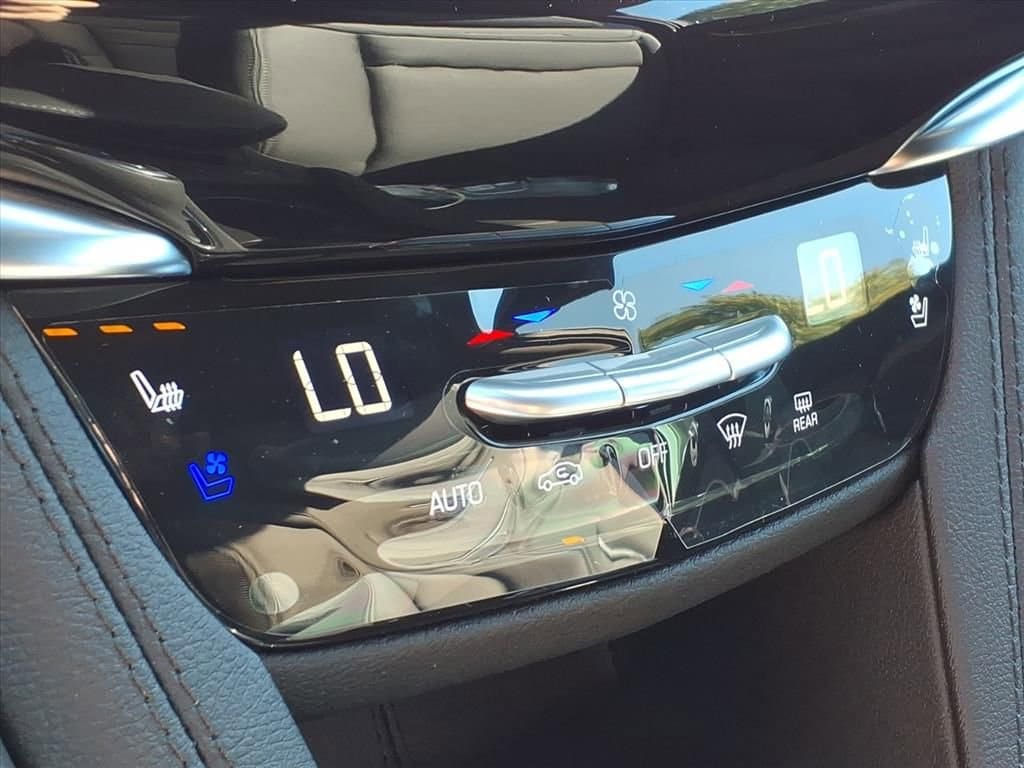 Thumbnail: 2025 Cadillac XT6 - 18