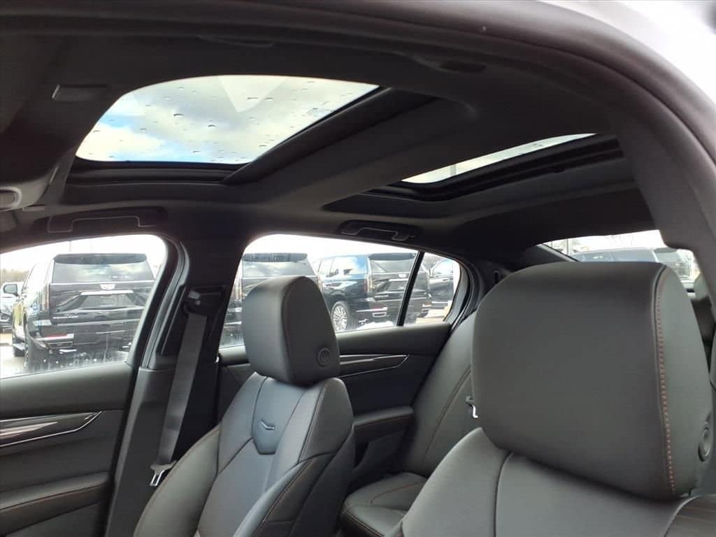 Thumbnail: 2026 Cadillac CT5 - 14