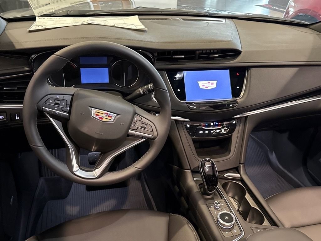 Thumbnail: 2025 Cadillac XT6 - 9