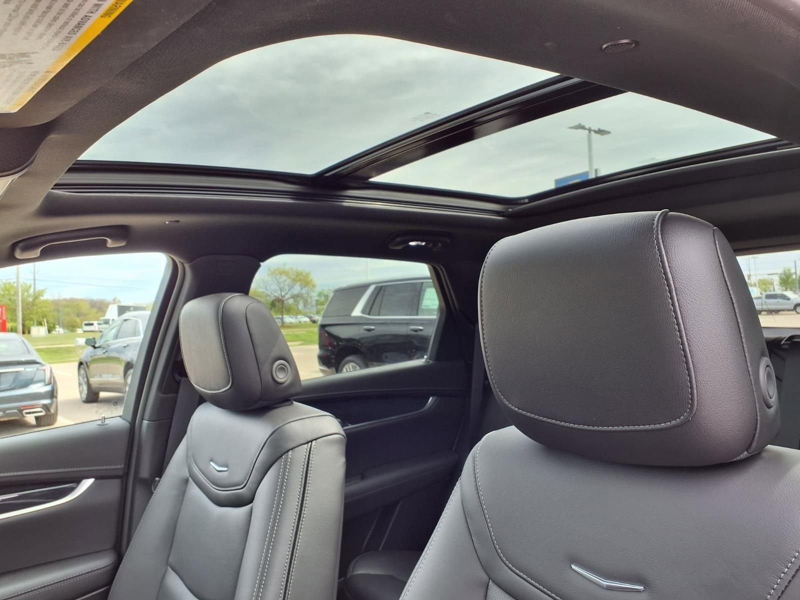 Thumbnail: 2026 Cadillac XT5 - 16