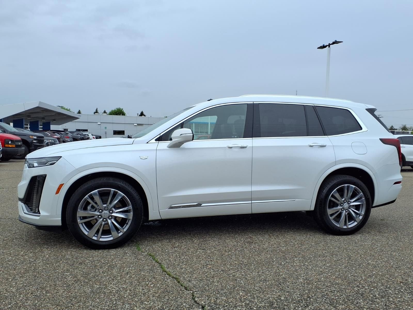 Thumbnail: 2023 Cadillac XT6 - 7