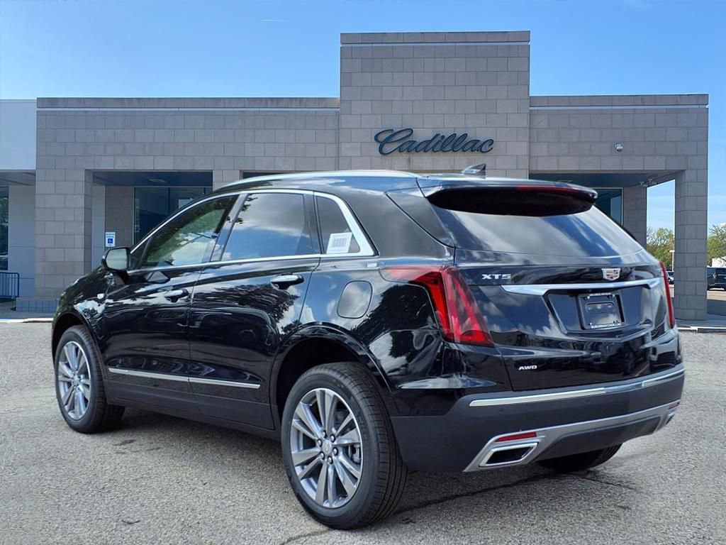 Thumbnail: 2025 Cadillac XT5 - 6