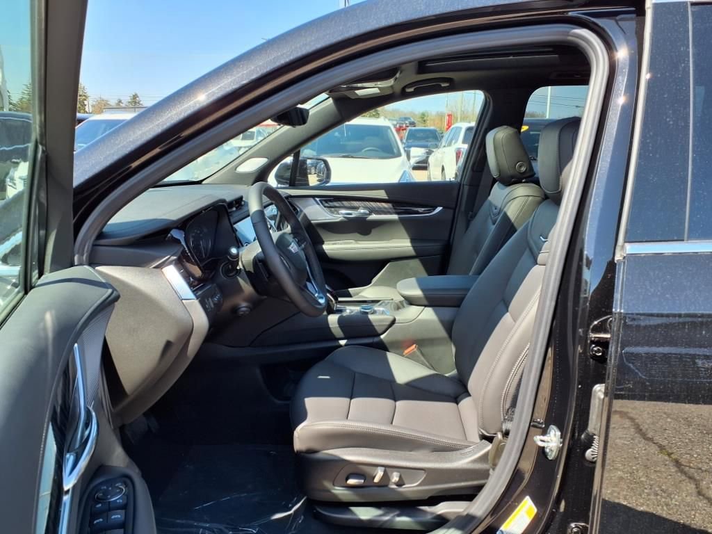 Thumbnail: 2025 Cadillac XT6 - 11