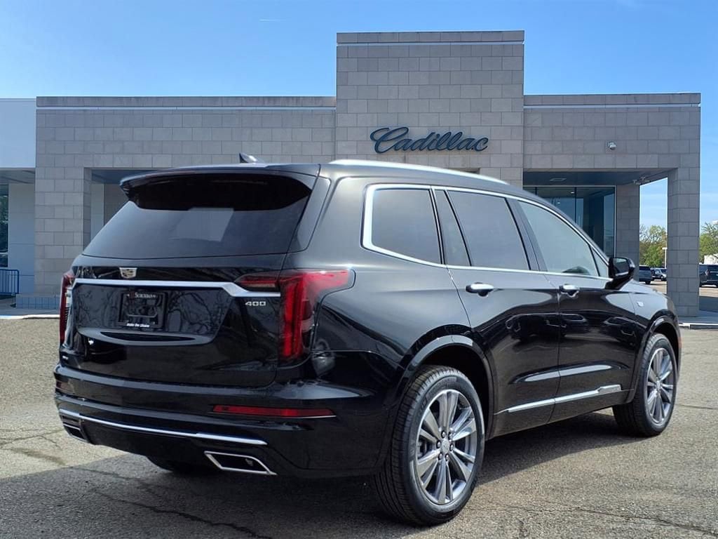 Thumbnail: 2025 Cadillac XT6 - 4