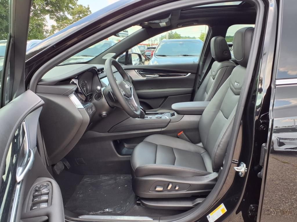 Thumbnail: 2025 Cadillac XT5 - 14