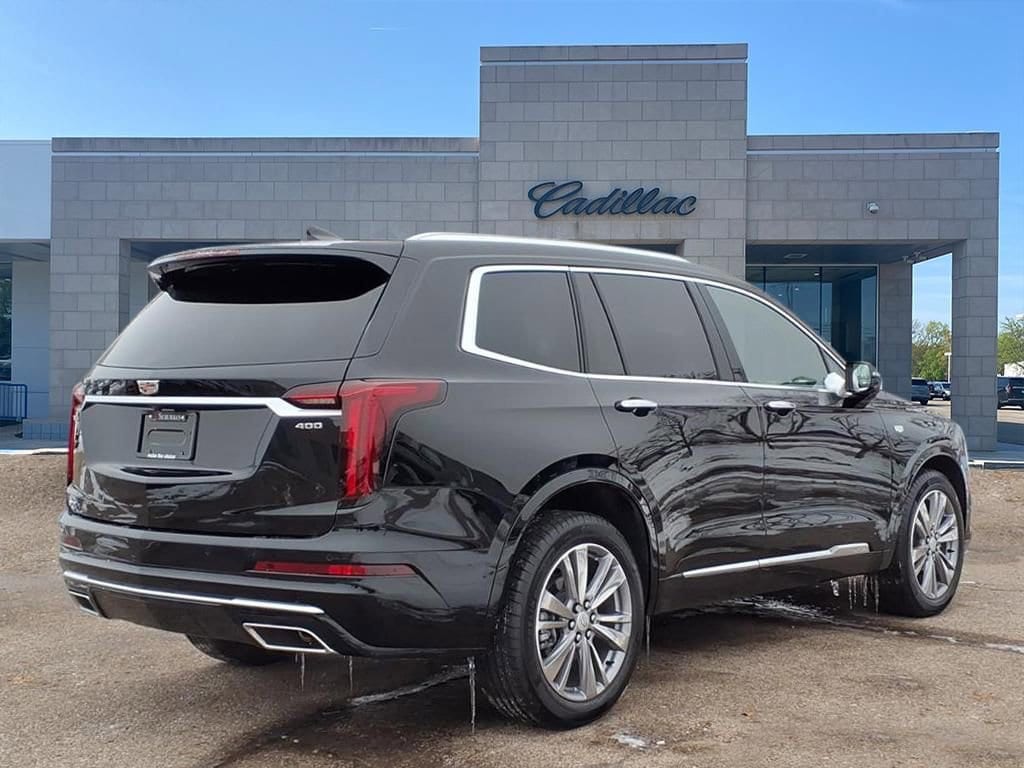 Thumbnail: 2025 Cadillac XT6 - 4