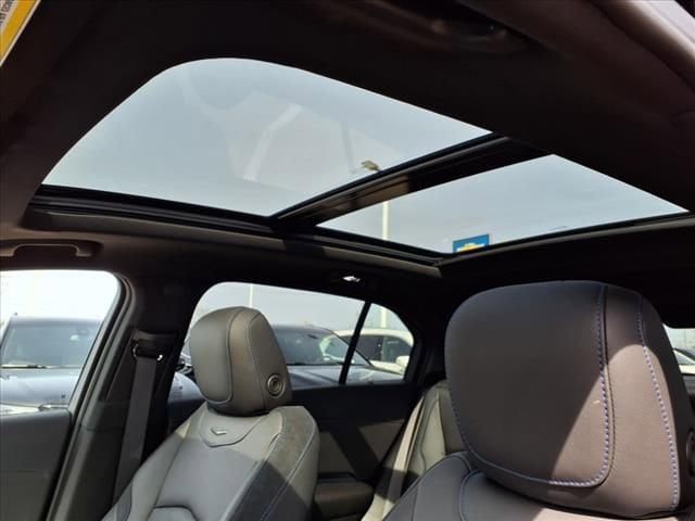 2025 Cadillac XT4 Sport 14