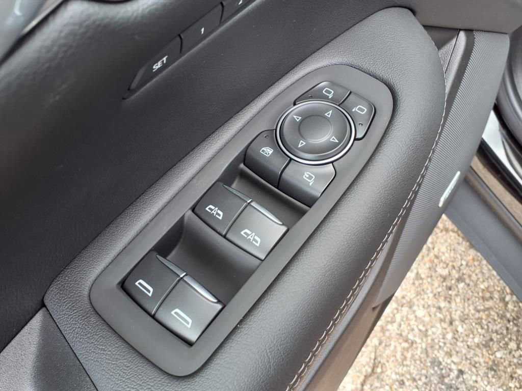 Thumbnail: 2025 Cadillac XT5 - 11