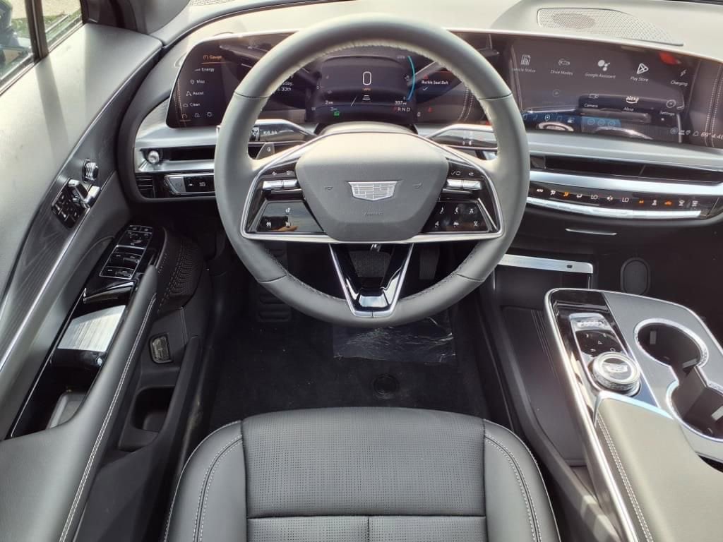 2025 Cadillac Lyriq Sport 1 10