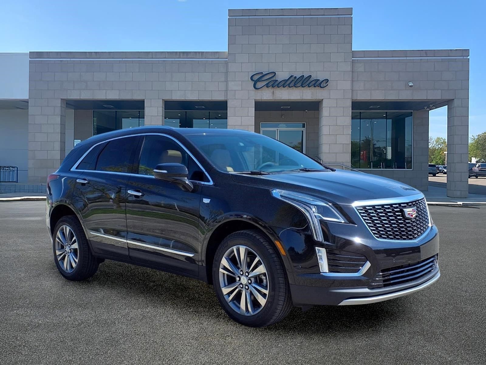 Thumbnail: 2026 Cadillac XT5 - 3