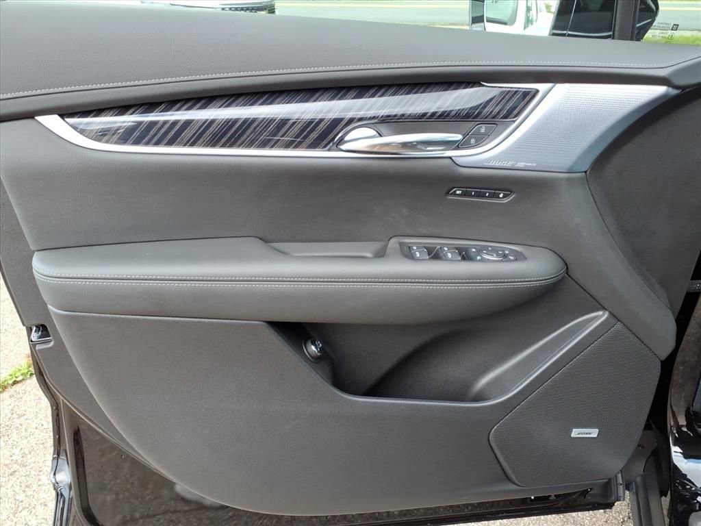 Thumbnail: 2025 Cadillac XT6 - 10