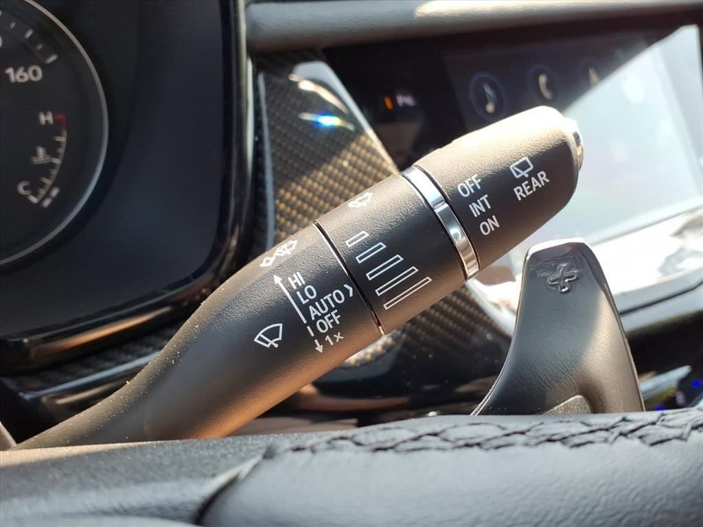 Thumbnail: 2025 Cadillac XT6 - 17