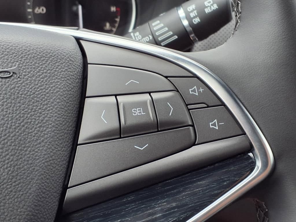 Thumbnail: 2025 Cadillac XT5 - 24