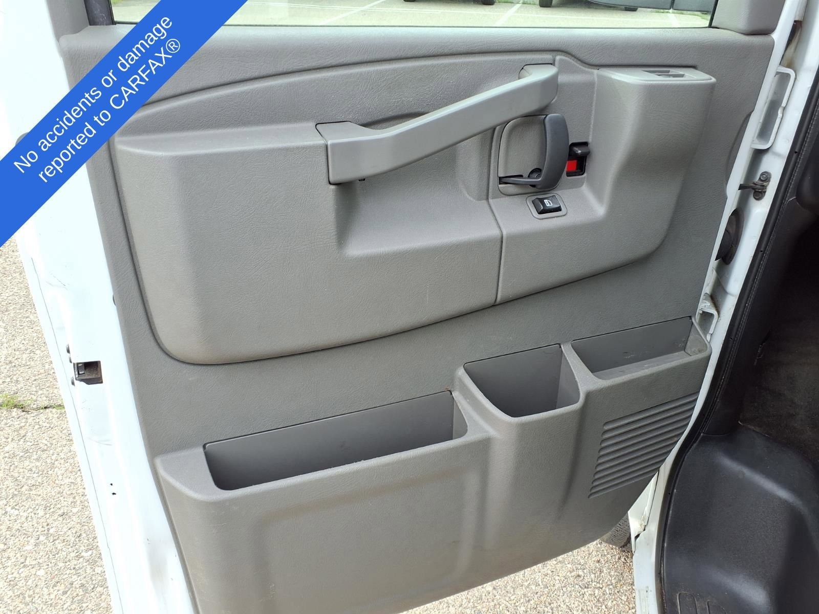 Thumbnail: 2016 Chevrolet Express - 15