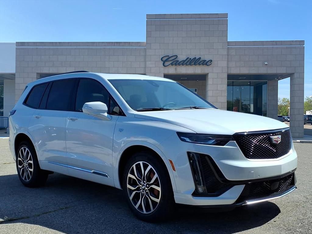 2025 Cadillac XT6 Sport photo 3