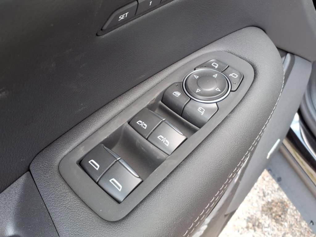 Thumbnail: 2025 Cadillac XT5 - 12