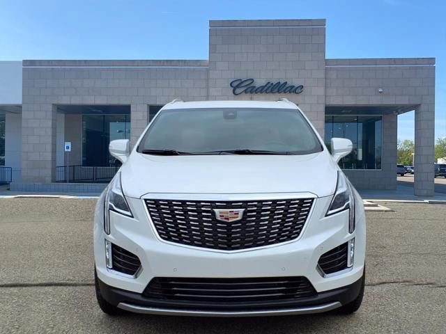 2025 Cadillac XT5 Premium Luxury photo 2