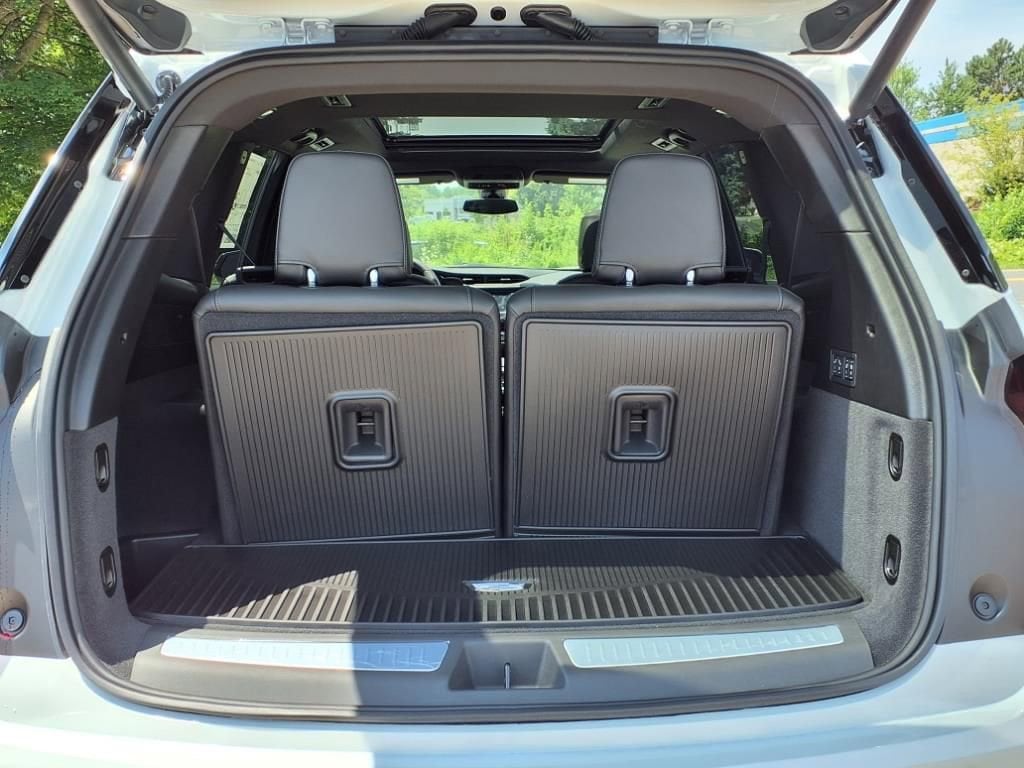 Thumbnail: 2025 Cadillac XT6 - 8