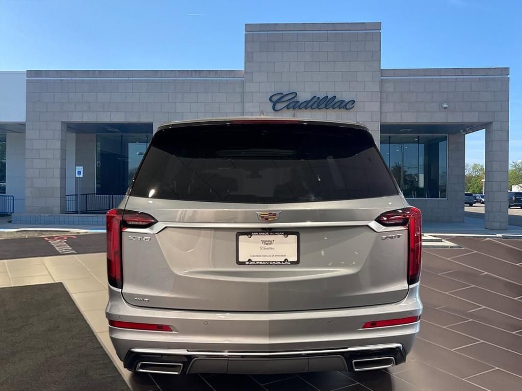 Thumbnail: 2025 Cadillac XT6 - 5
