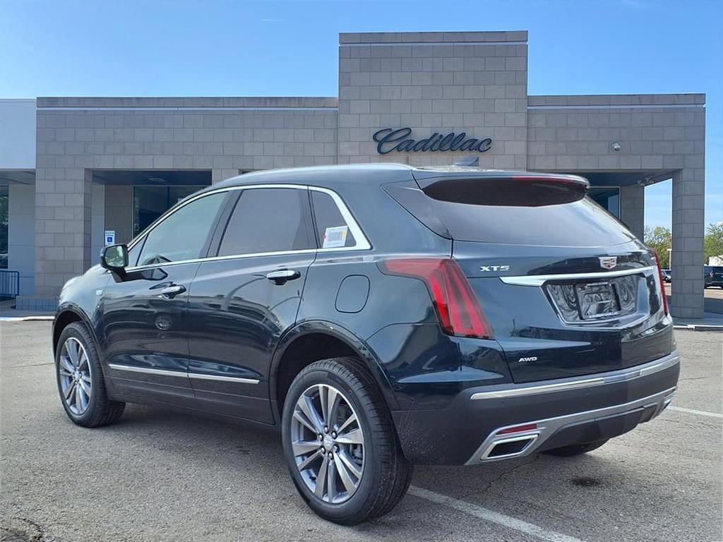 Thumbnail: 2026 Cadillac XT5 - 6