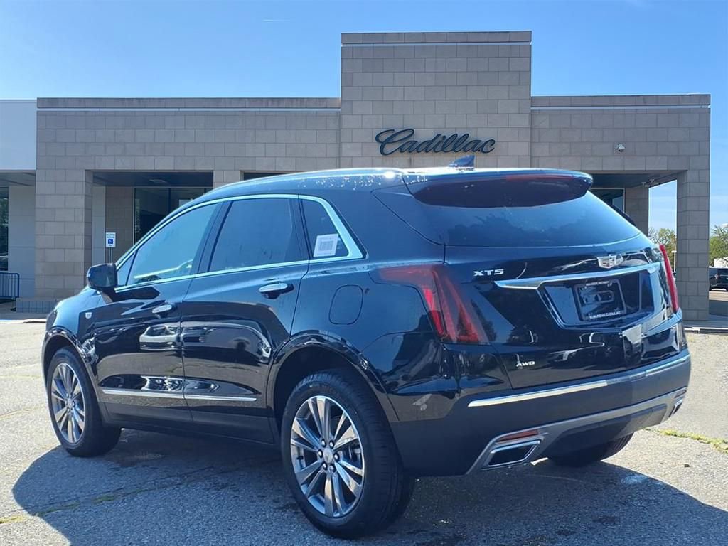 Thumbnail: 2025 Cadillac XT5 - 6