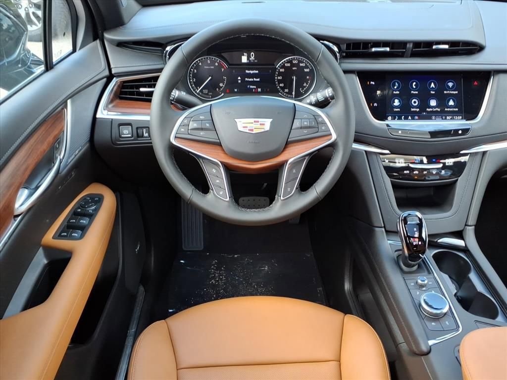 Thumbnail: 2025 Cadillac XT5 - 10