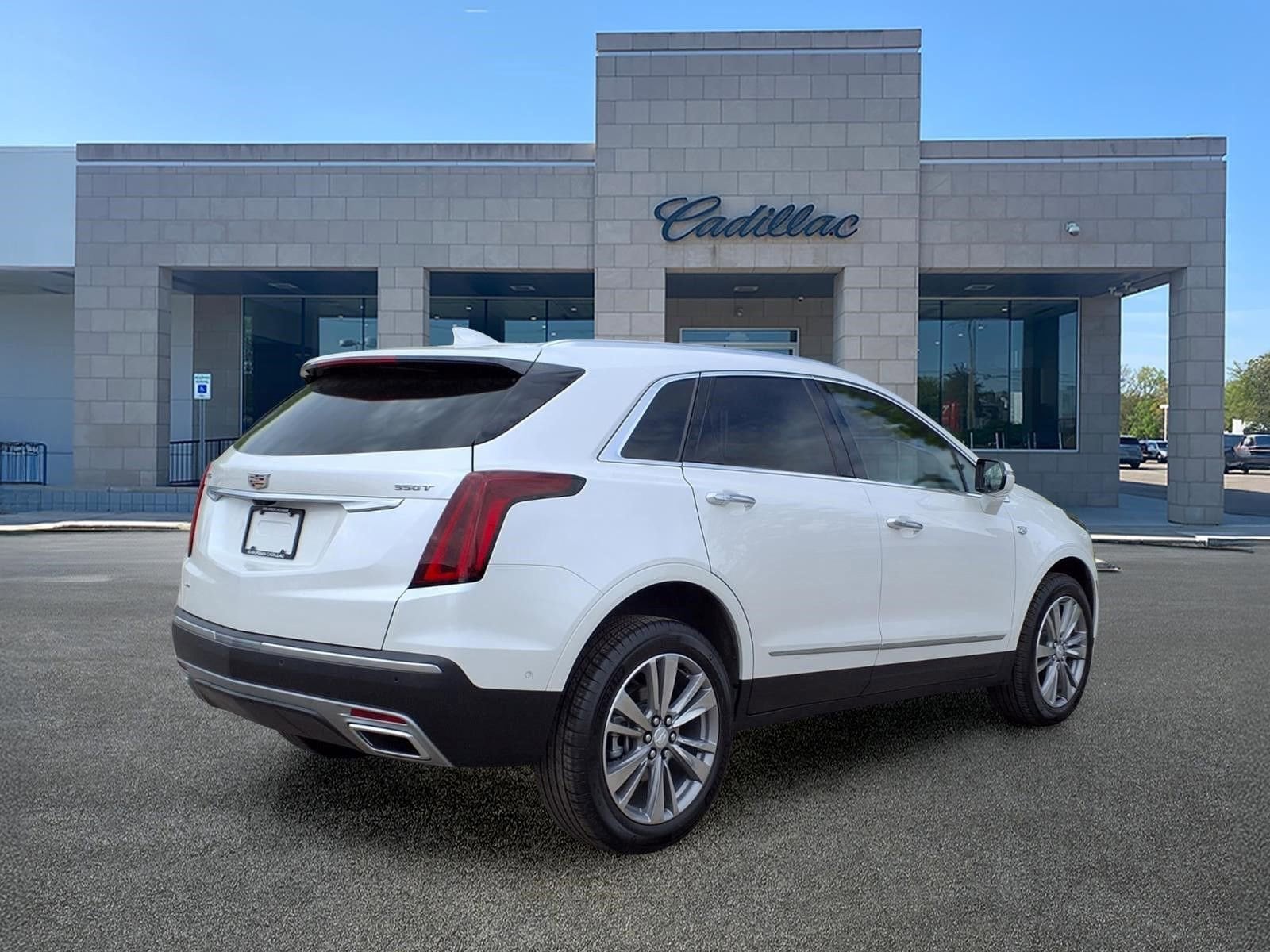 Thumbnail: 2026 Cadillac XT5 - 4