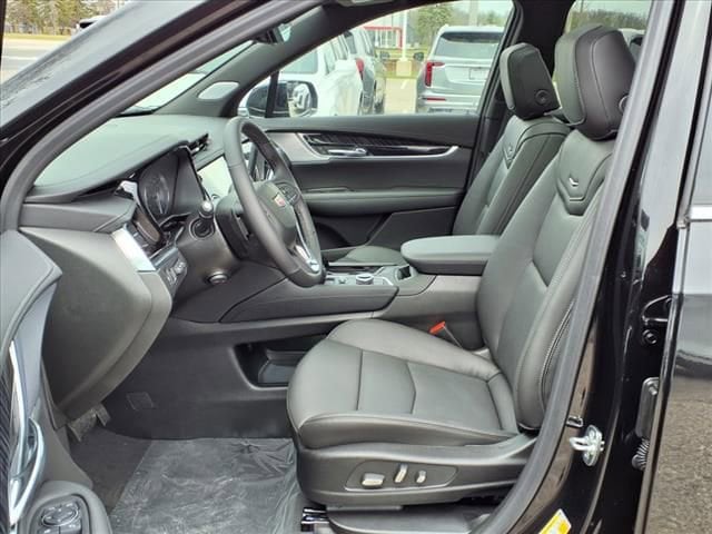 Thumbnail: 2025 Cadillac XT6 - 13