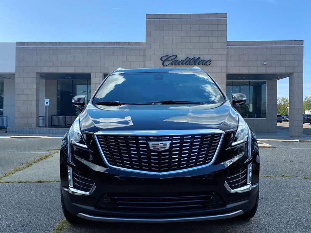 2025 Cadillac XT5 Premium Luxury photo 2