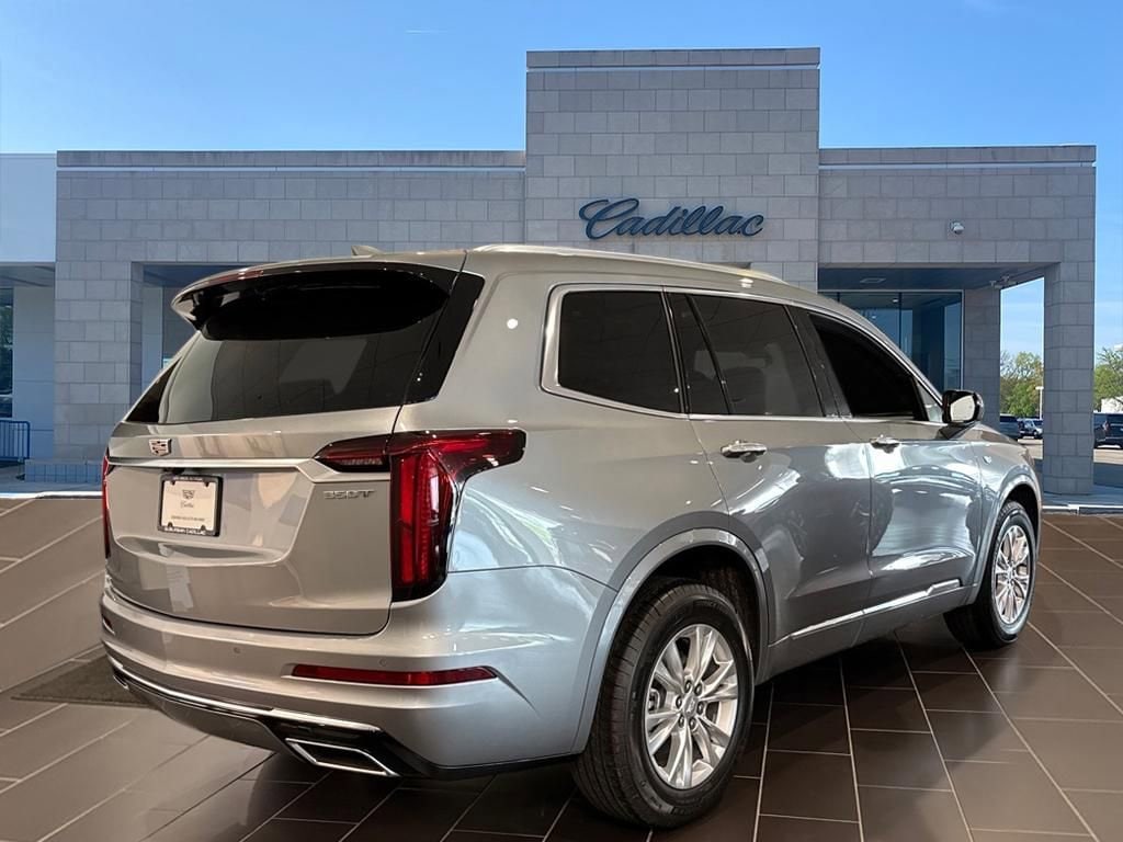 Thumbnail: 2025 Cadillac XT6 - 4