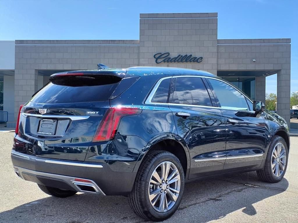 Thumbnail: 2025 Cadillac XT5 - 4