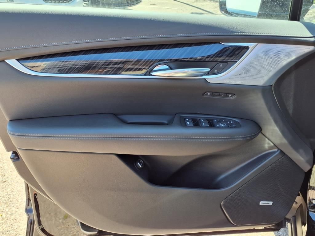 Thumbnail: 2025 Cadillac XT6 - 10