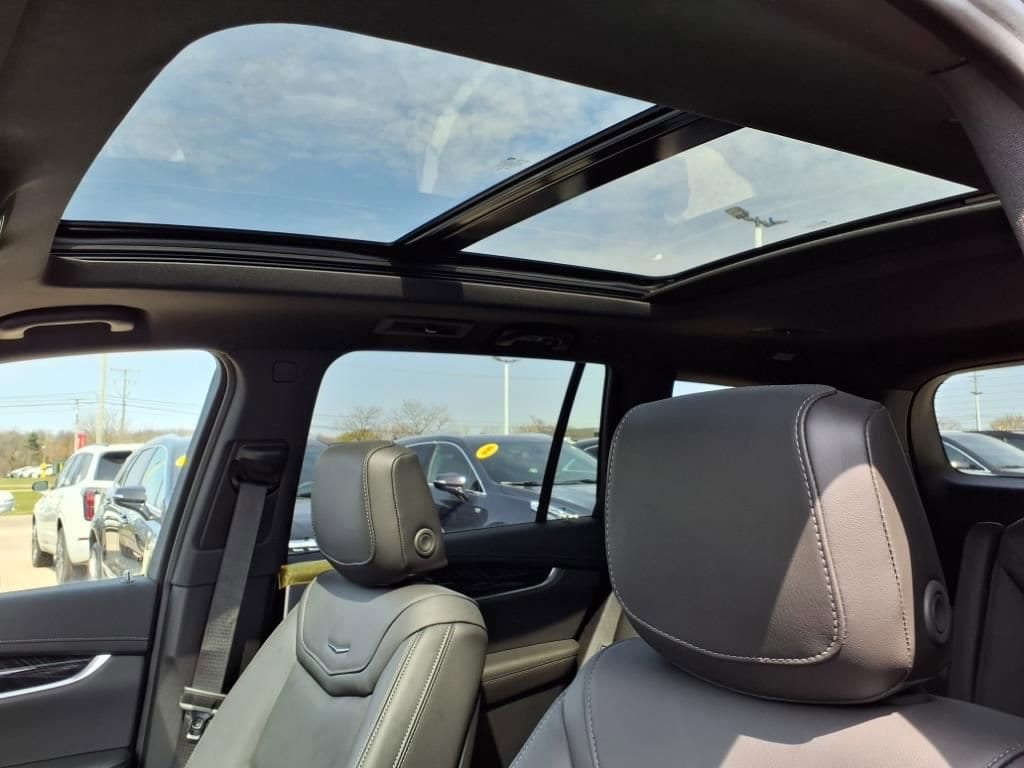 Thumbnail: 2025 Cadillac XT6 - 14