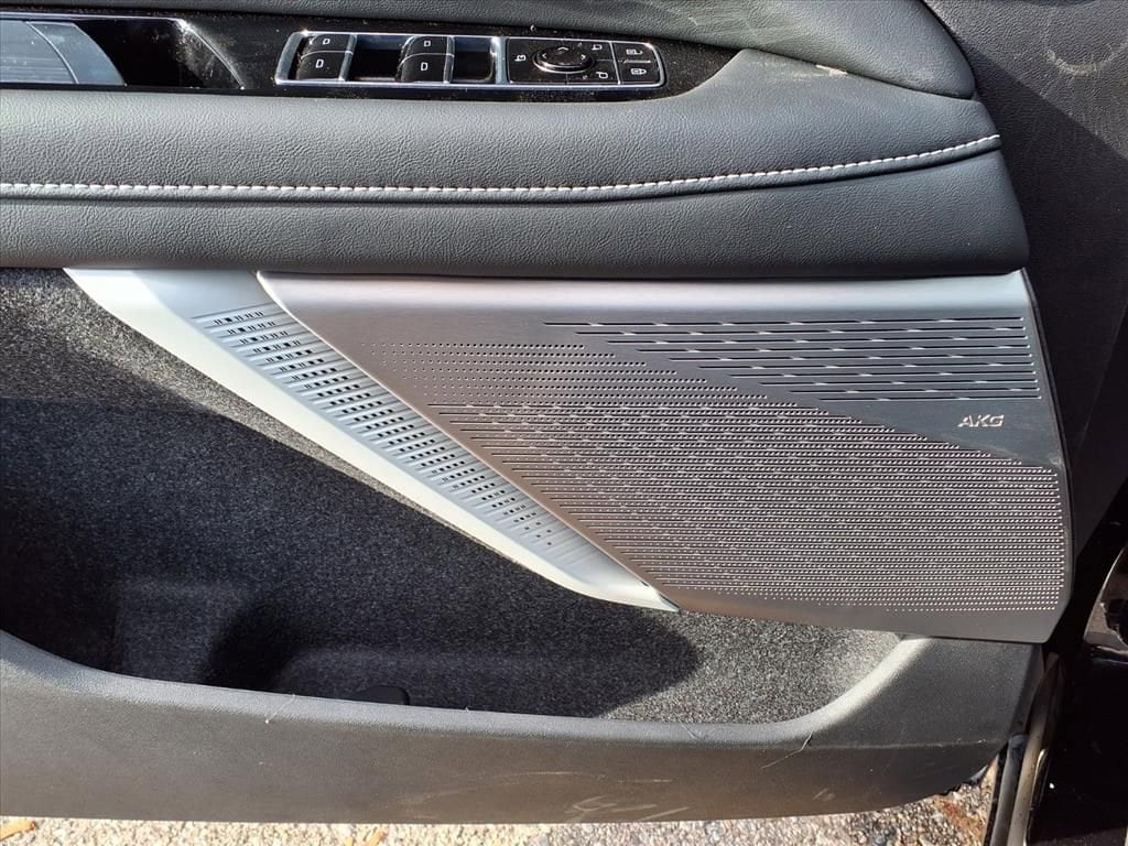 Thumbnail: 2026 Cadillac Optiq - 14