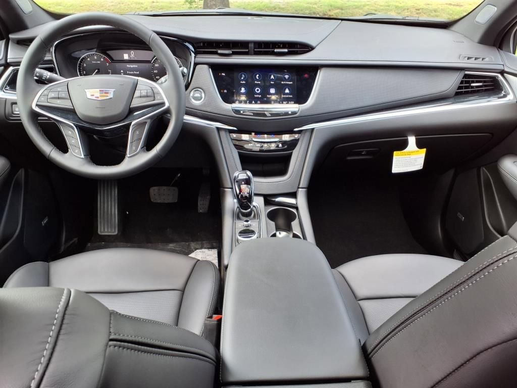 Thumbnail: 2025 Cadillac XT5 - 9