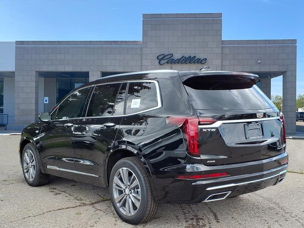 Thumbnail: 2025 Cadillac XT6 - 6