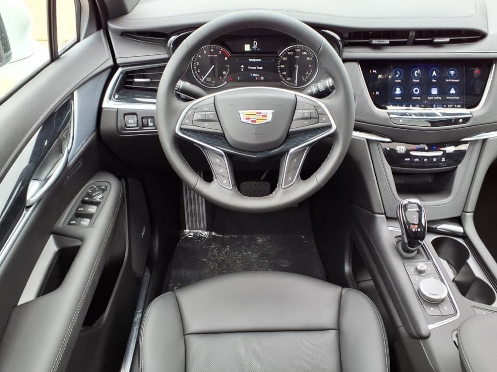 Thumbnail: 2025 Cadillac XT5 - 10