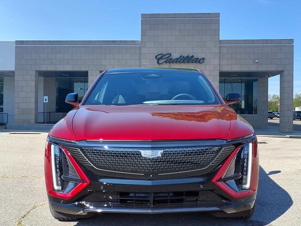 Thumbnail: 2026 Cadillac Lyriq - 2