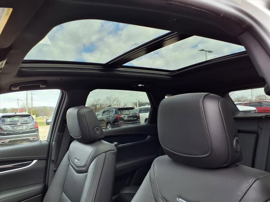 Thumbnail: 2026 Cadillac XT5 - 15