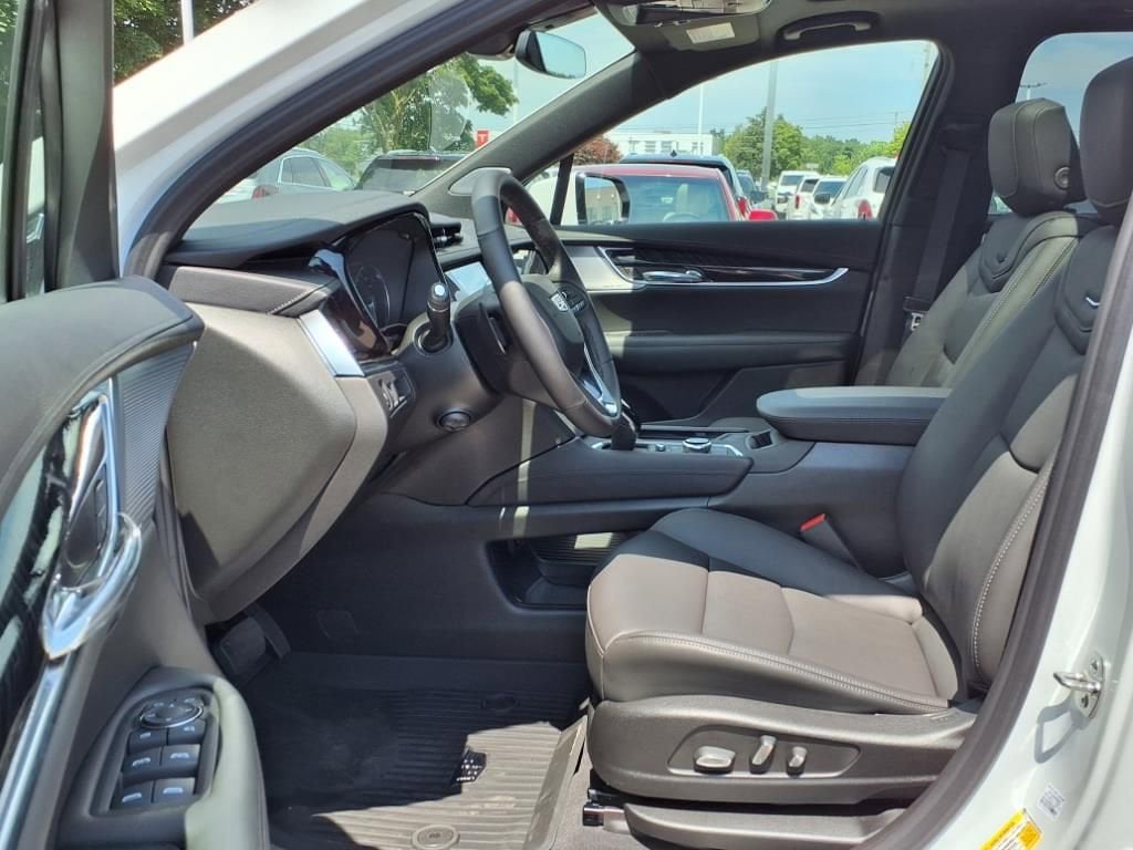 Thumbnail: 2025 Cadillac XT6 - 14